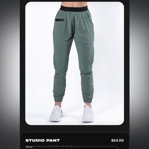 Alphalete Studio Pant Size S